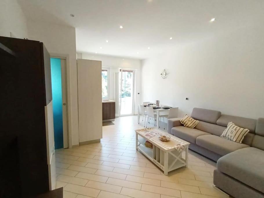 Appartamento Con Stupenda Vista Mare Zona Bristol Rapallo Exterior photo